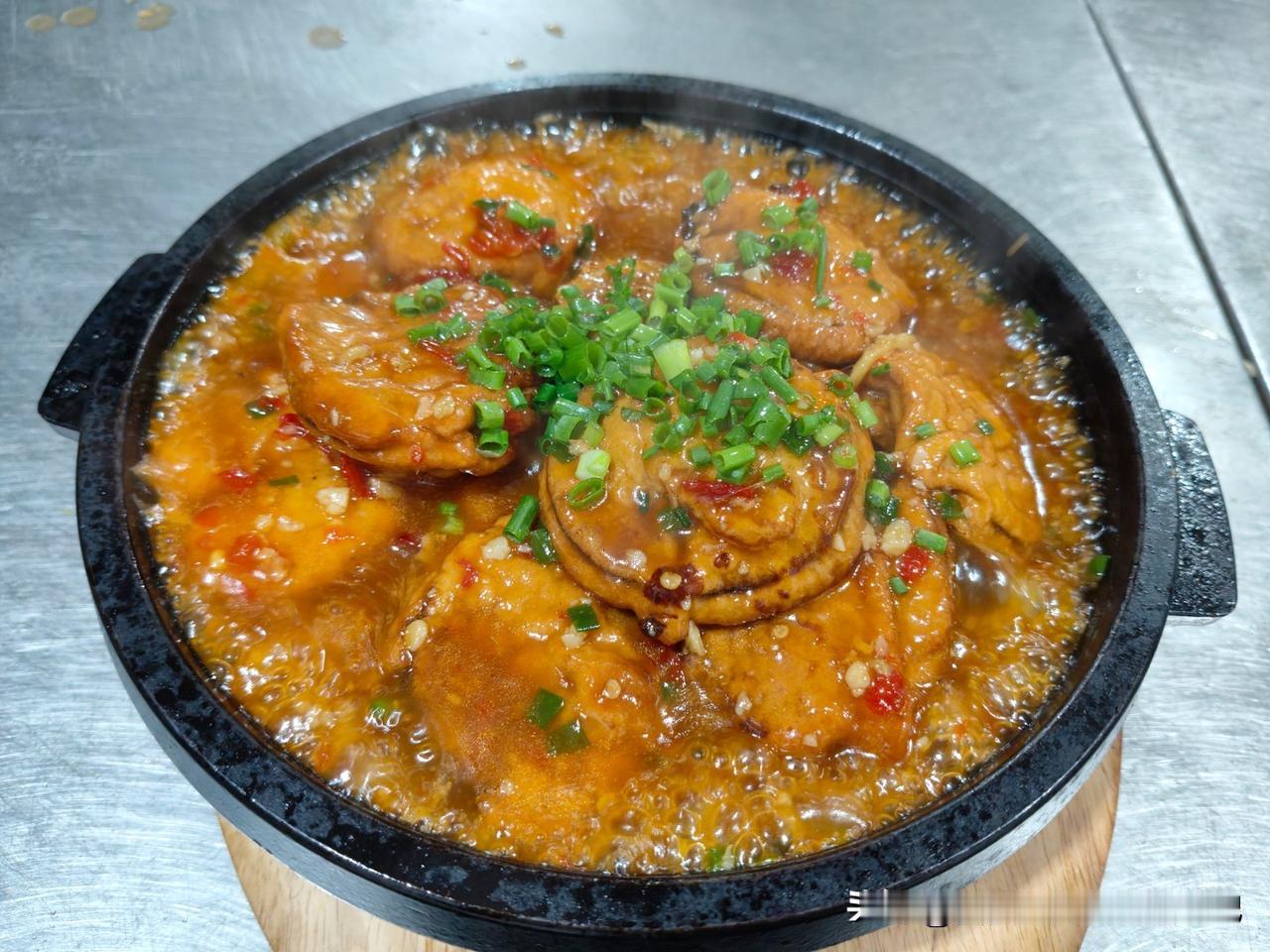 大家都要少去餐厅里面吃饭，因为餐厅里面的菜不卫生，都不爱洗的……像有的素菜，