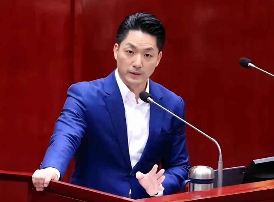 台湾地区恐怕要大洗牌！岛内正流传着一个几乎板上钉钉的预判：只要蒋万安在2026