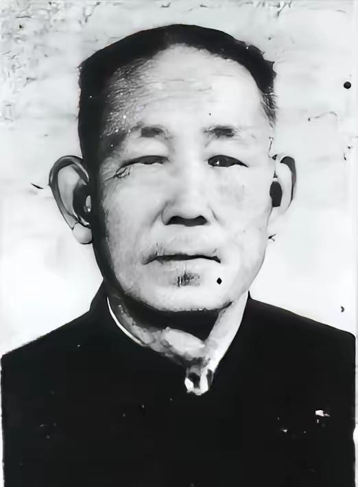 1944年，伪军头子莫正民，决定率部起义，投奔八路军，谁知这时，日军中队长打来电