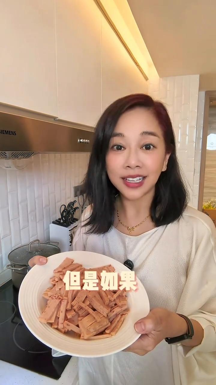 哈喽，重记厨房又开始了，松溪厨房开始了，做一个港式炒面豉油皇炒面。·要准备豉油