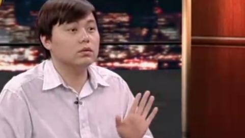 2006年，广东顺德海关的一位小公务员，银行卡里突然多了4100万，还叮嘱妻子千