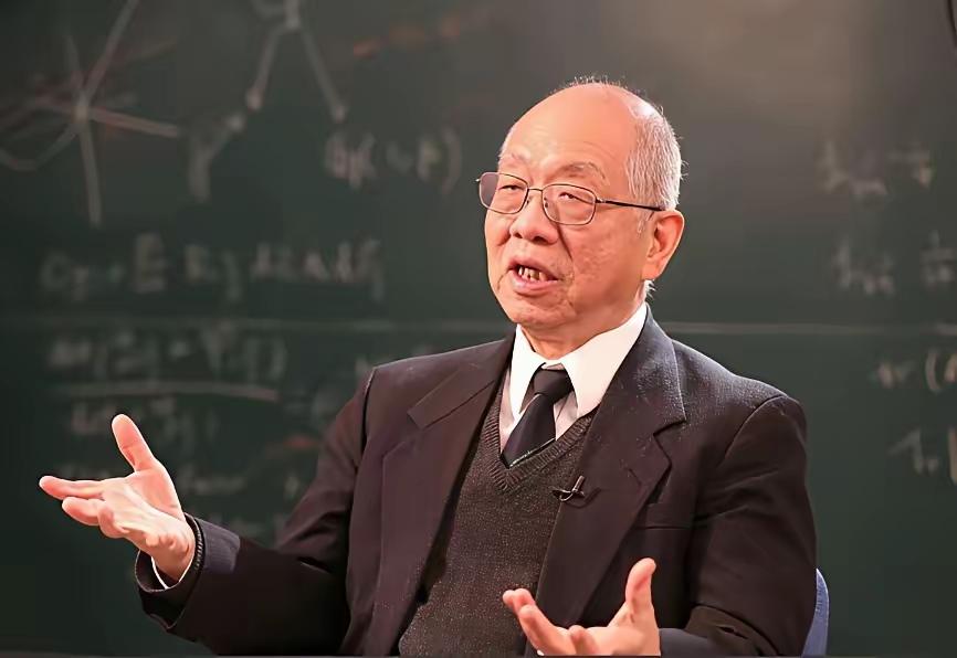“遮羞布被扯掉了！”美籍华裔数学家丘成桐直言，中国的数学水平比美国落后了80多年