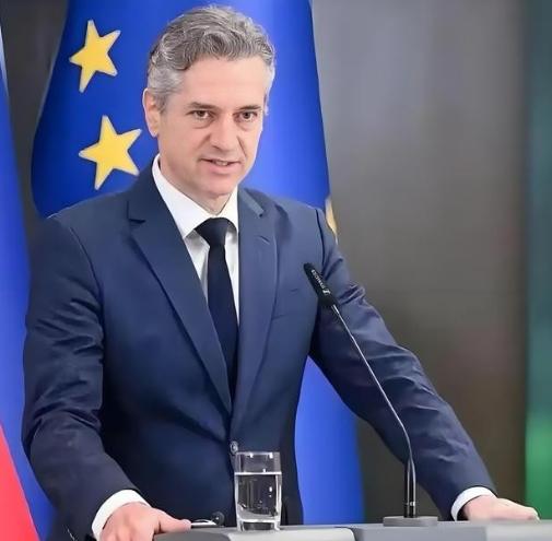 比利时首相曾经说：“人人都想加入欧盟，没人想加入中国。美国的任何邻国都不会说想加
