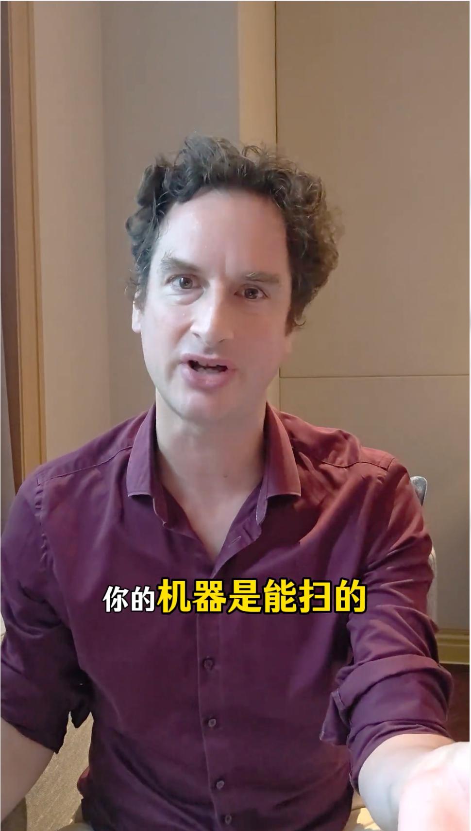 扫码全都放行，唯独外国人被拦，高铁进站冲突真的是歧视吗？最近一段高铁进站争议