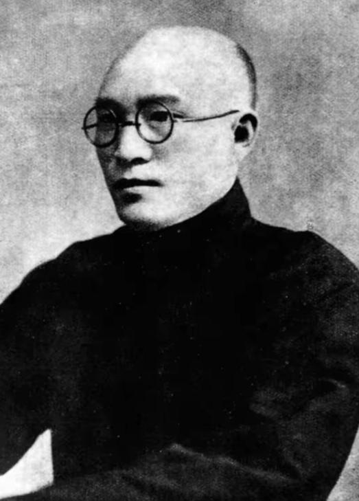 1955年，大授衔前，妻子问李达评什么军衔，他说：“可能中将，也可能少将，我贡献