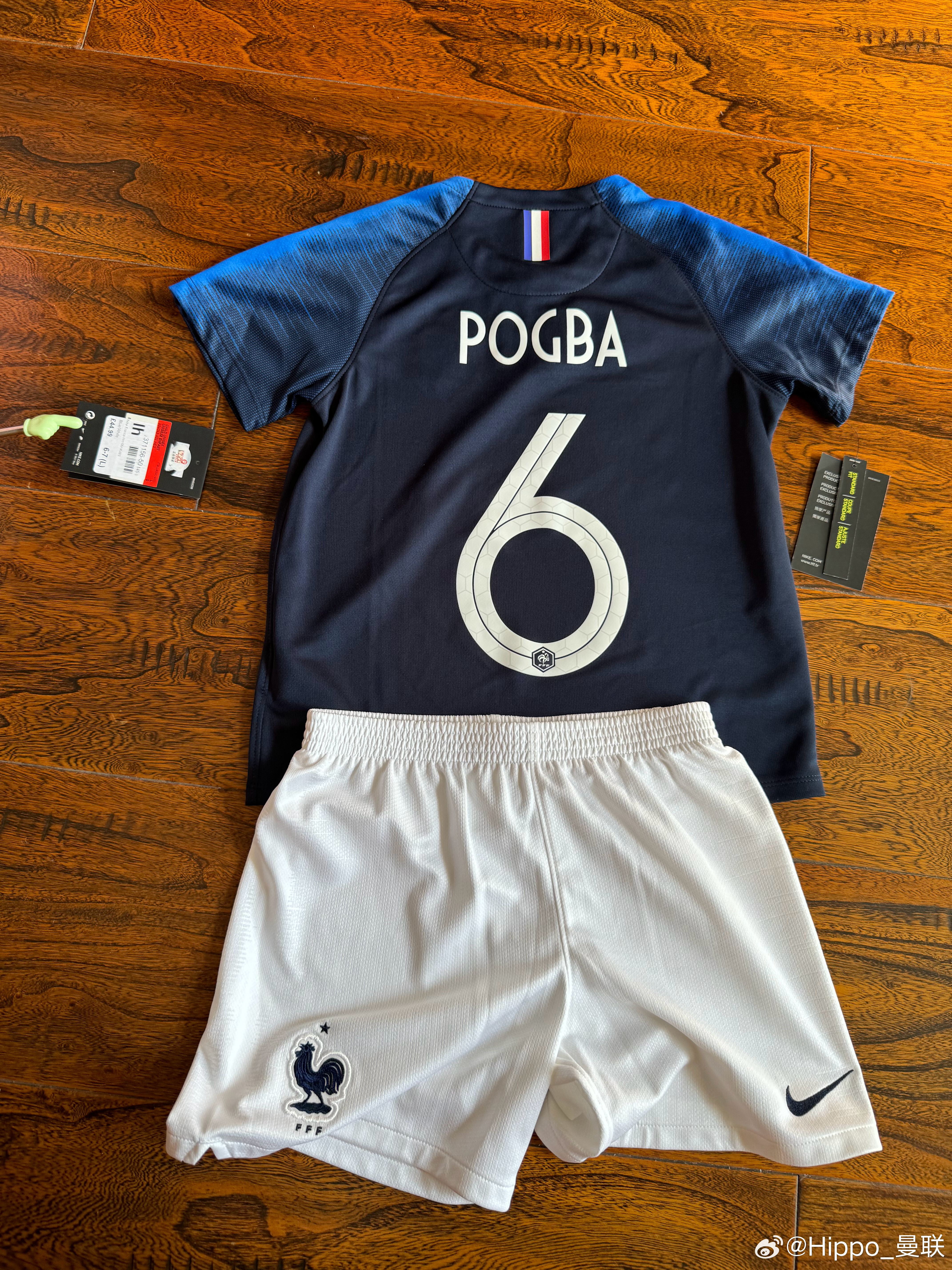 女儿的新球衣。