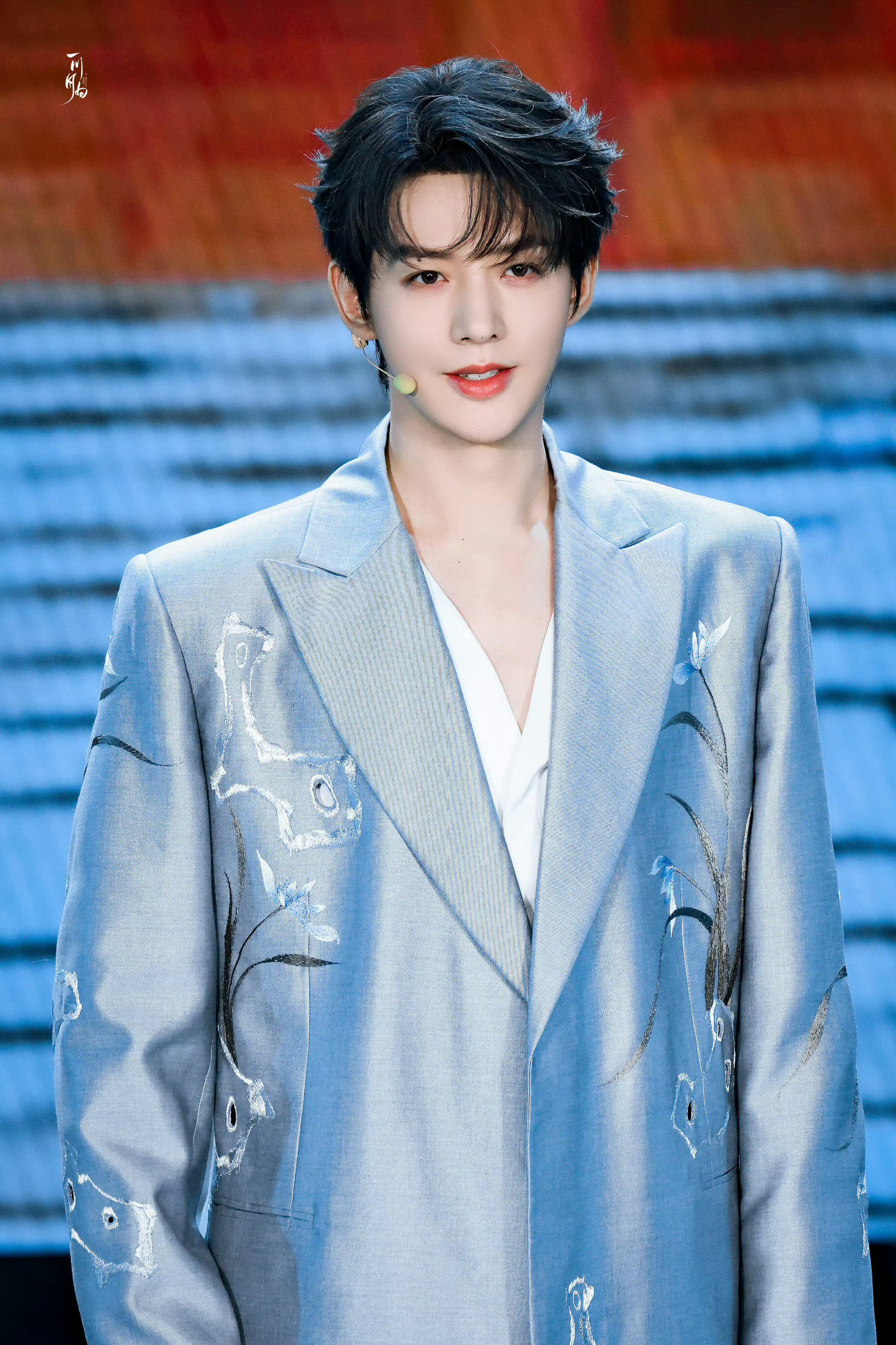 邓为2025年央视跨年晚会录制我们邓为真是太让人惊喜啦！！！继上次丁香诗会朗诵+