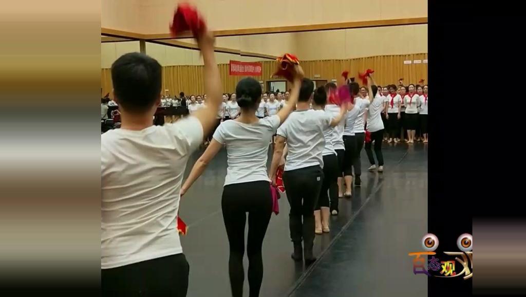 实拍中国舞蹈家协会考级成人排练现场之大公鸡爱美丽