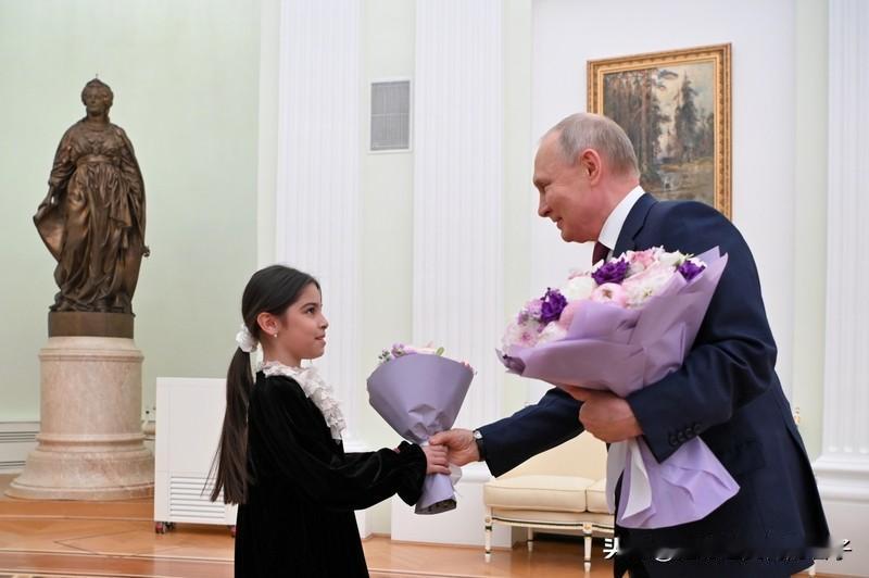 普京这次访印意义重大，给俄印关系带来诸多变化。正值美国因印度买俄石油加征惩罚性关