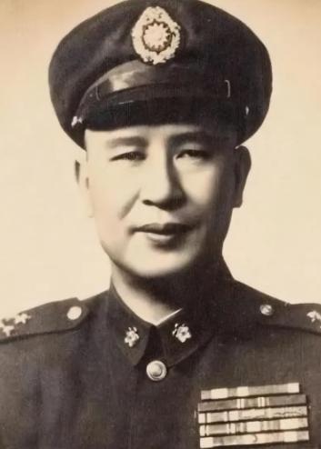 1949年，“小诸葛”白崇禧给蒋介石出主意：反正打不过解放军，干脆把部队全拉到越