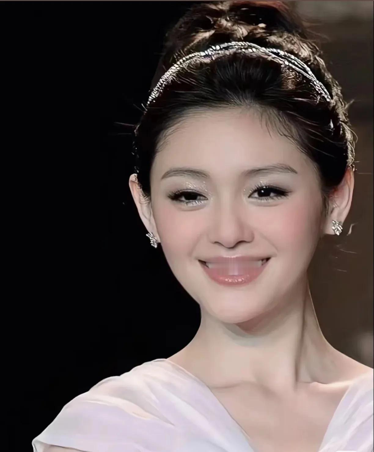 记者问大s：“第二胎刚好是儿子，这有什么秘诀吗？”大s苦笑：“我根本没想要第二胎