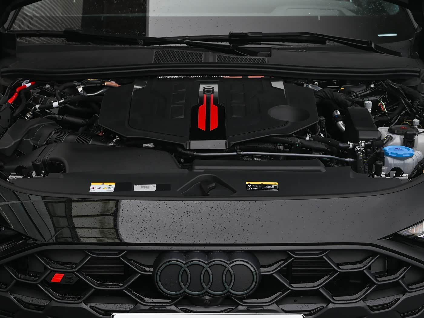 #新车#奥迪S5AVANT，3.0T引擎的旅行车，帅是真帅，但价格估计挺贵的，去年开过这一代2.0T