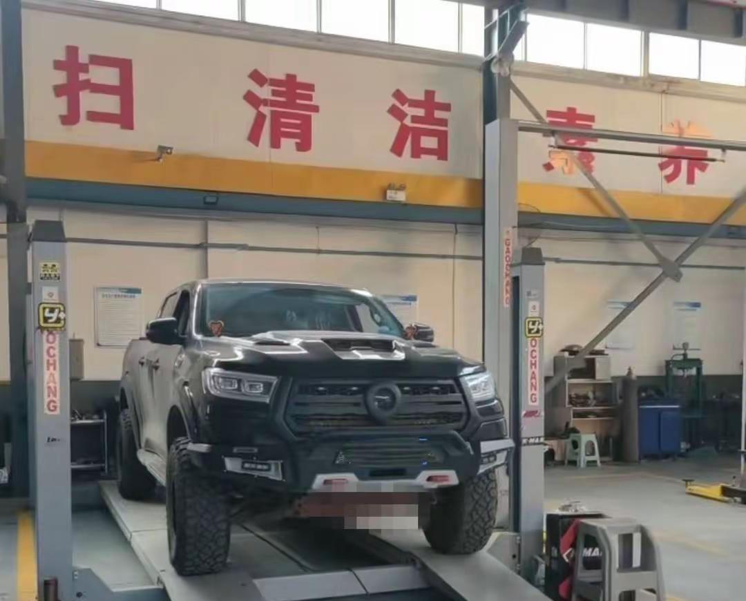 陕西西安，一女子开着柴油车去加油站，让工作人员给自己加柴油，谁知第2天，她发现车