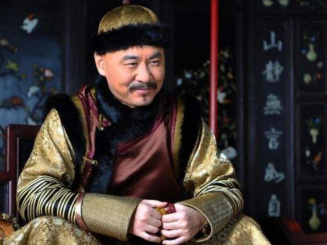 雍正刚接手大清集团的时候，心里是崩溃的。他老爹康熙干了61年，虽然业绩不错，