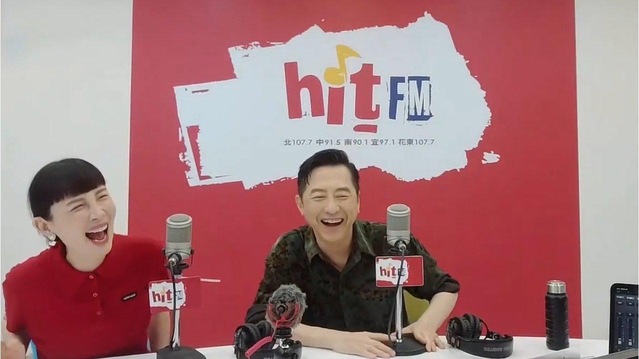 庾澄庆：网友封咱俩"歌手受害者联盟"，入伙不？魏如萱：入啊，为啥不入？被消音