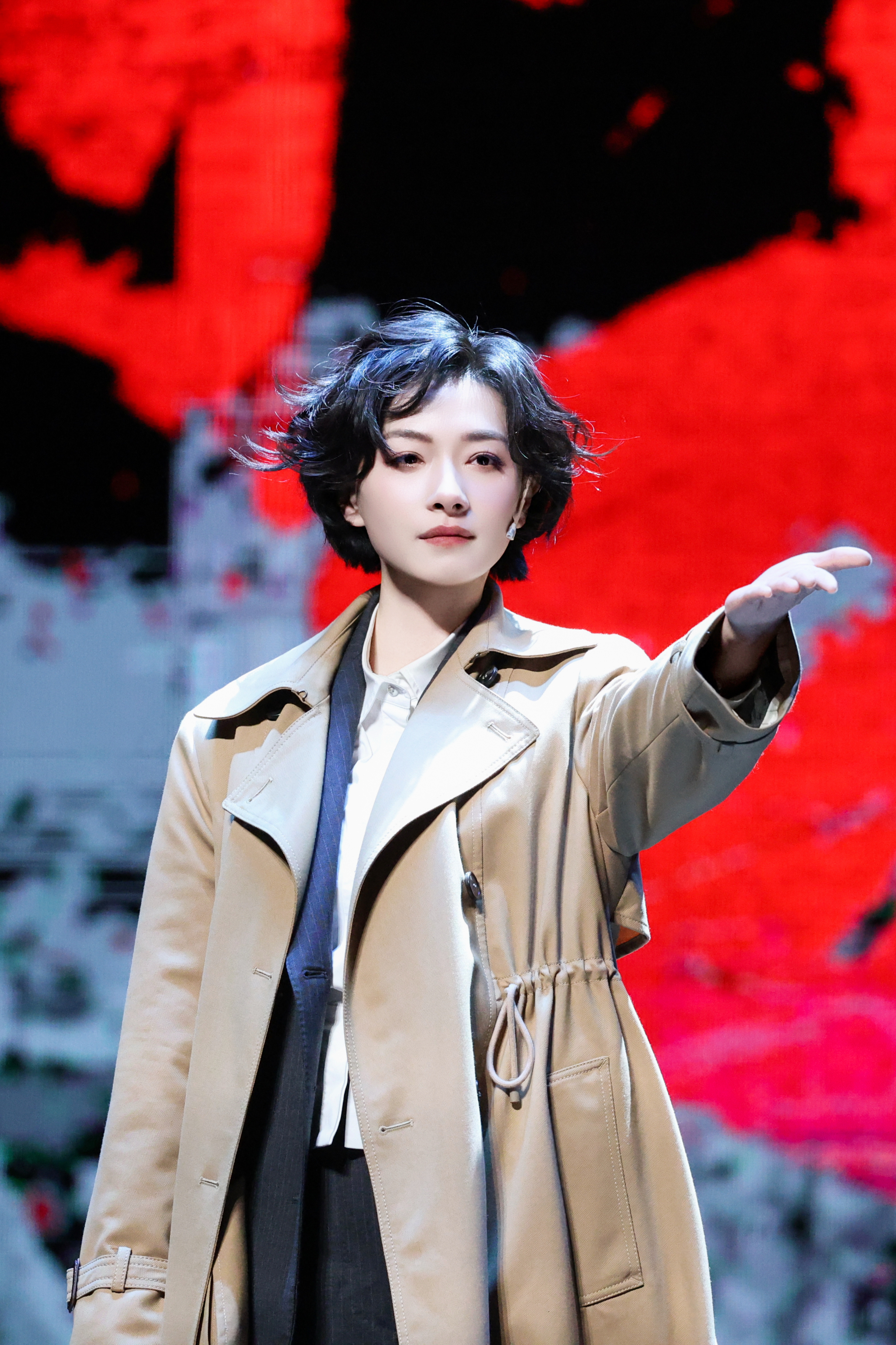 万茜｜万茜你好打劫｜万茜icy所有星辰都输给了一瞬间——你抬眼时漫出的光✨