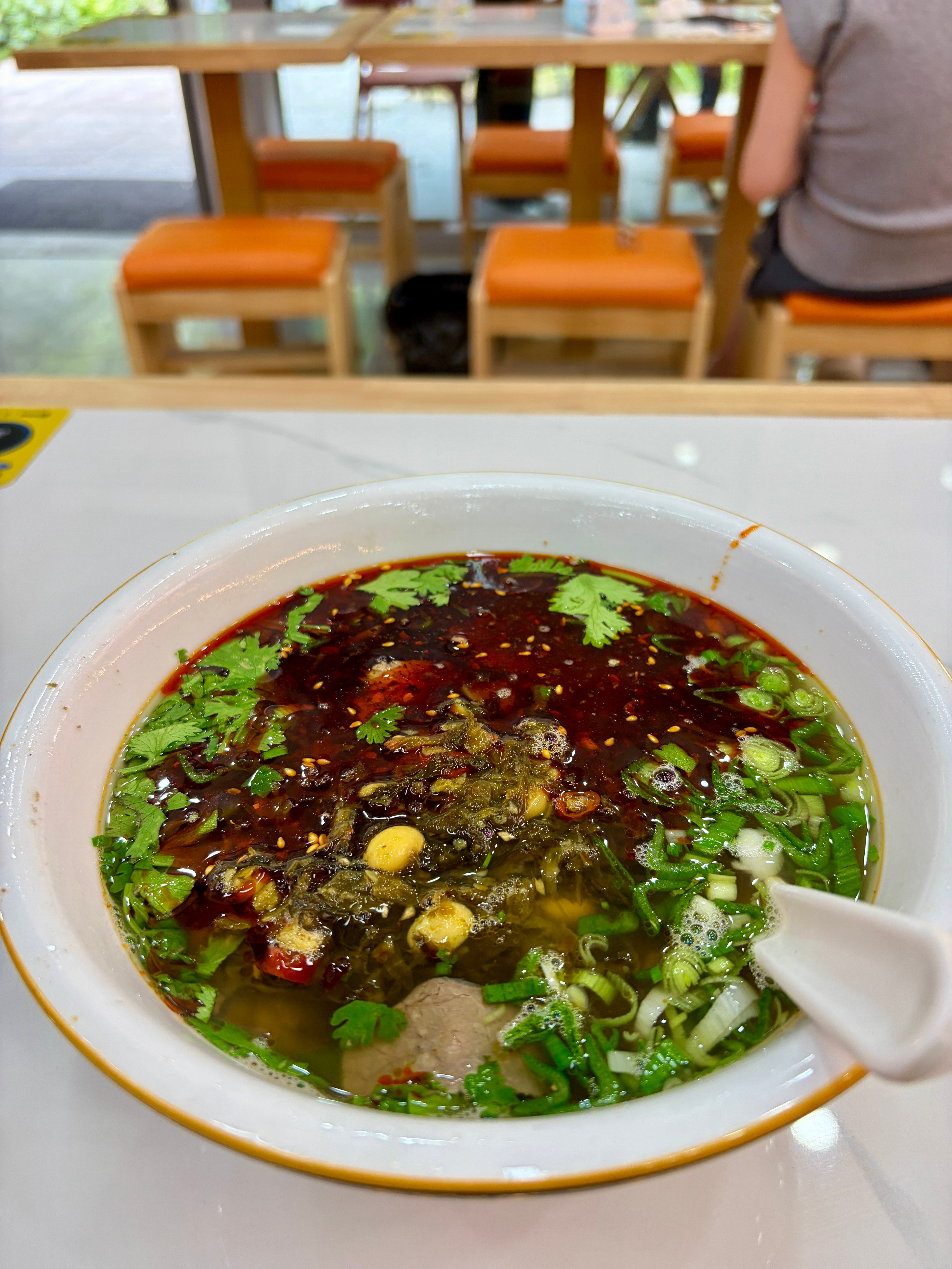 午饭吃什么酸菜牛肉面