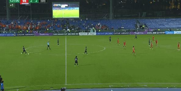 越南U23真的足够顽强，比赛86分钟就被罚下一人，但是硬生生的和韩国U23在加时