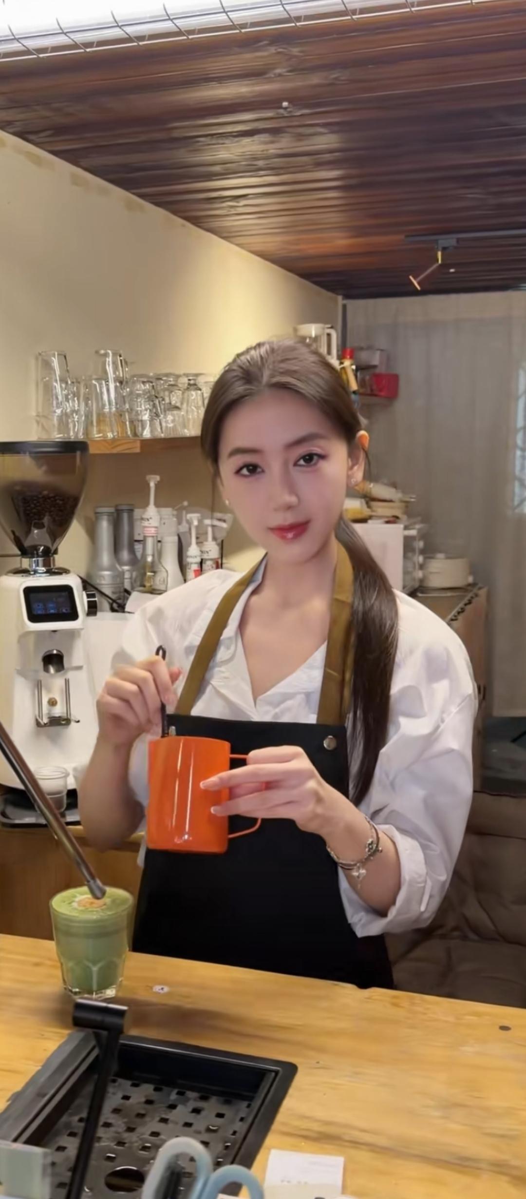 茶香满溢，静享时光。