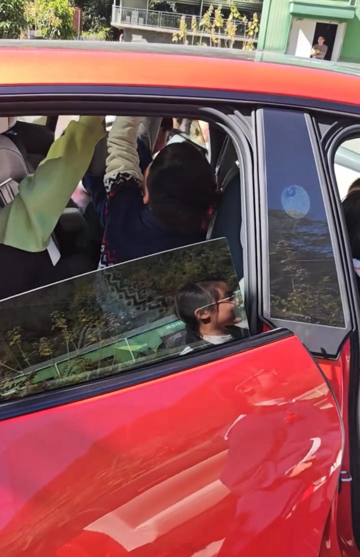 此刻的小米YU7，情绪价值拉满