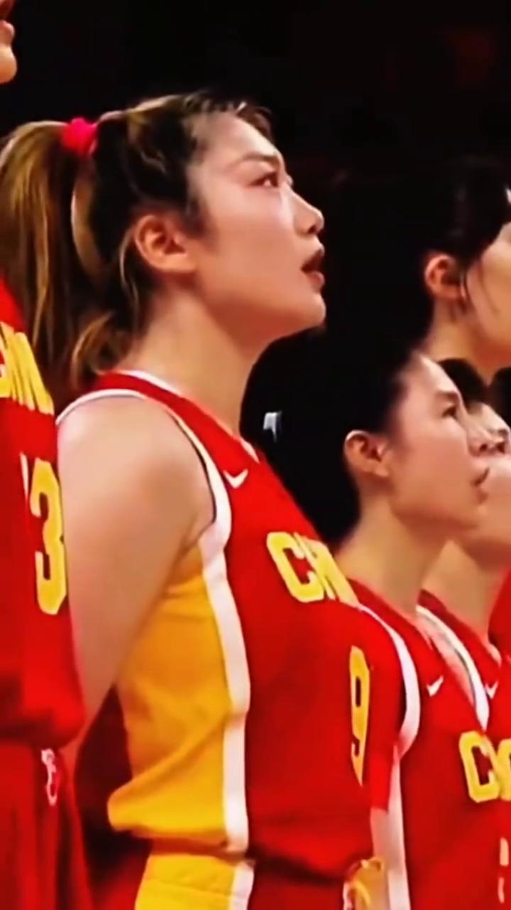 经历起落，一往无前。褪去光环的李梦真的输了吗？失去国家队席位，远离媒体焦点，难