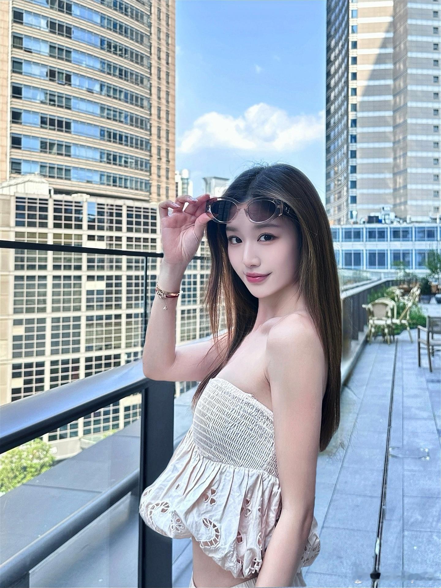 夏季虽然很热但看绿色晒太阳听雨声依旧很治愈🌿周末快乐啦🏃🌧️​​​