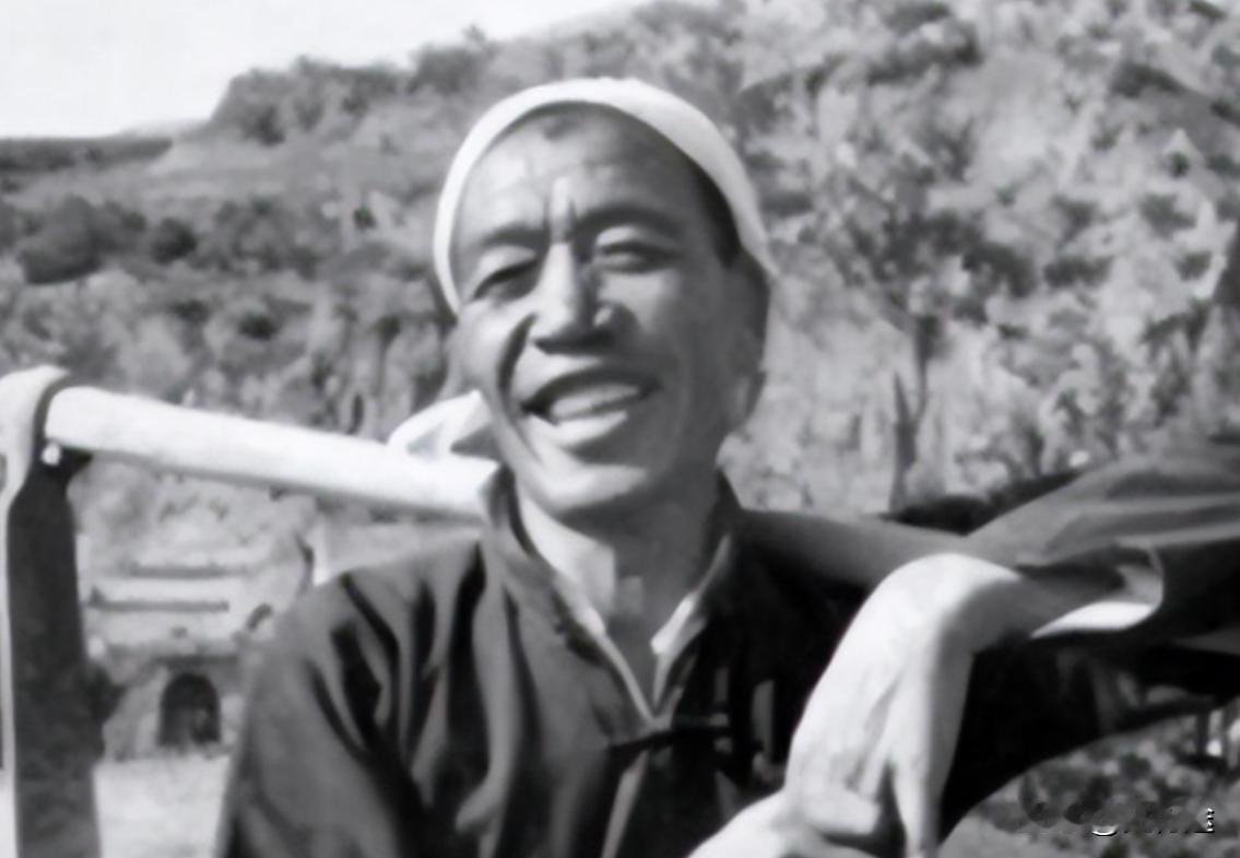 一九七九年，陈永贵回到昔阳主持召开会议，在会上说：“替毛主席说话的人是多的，分量