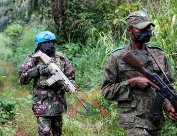 每天认识一件兵器2026年，肯尼亚第五快速反应部队（KENQRF5）士兵在刚