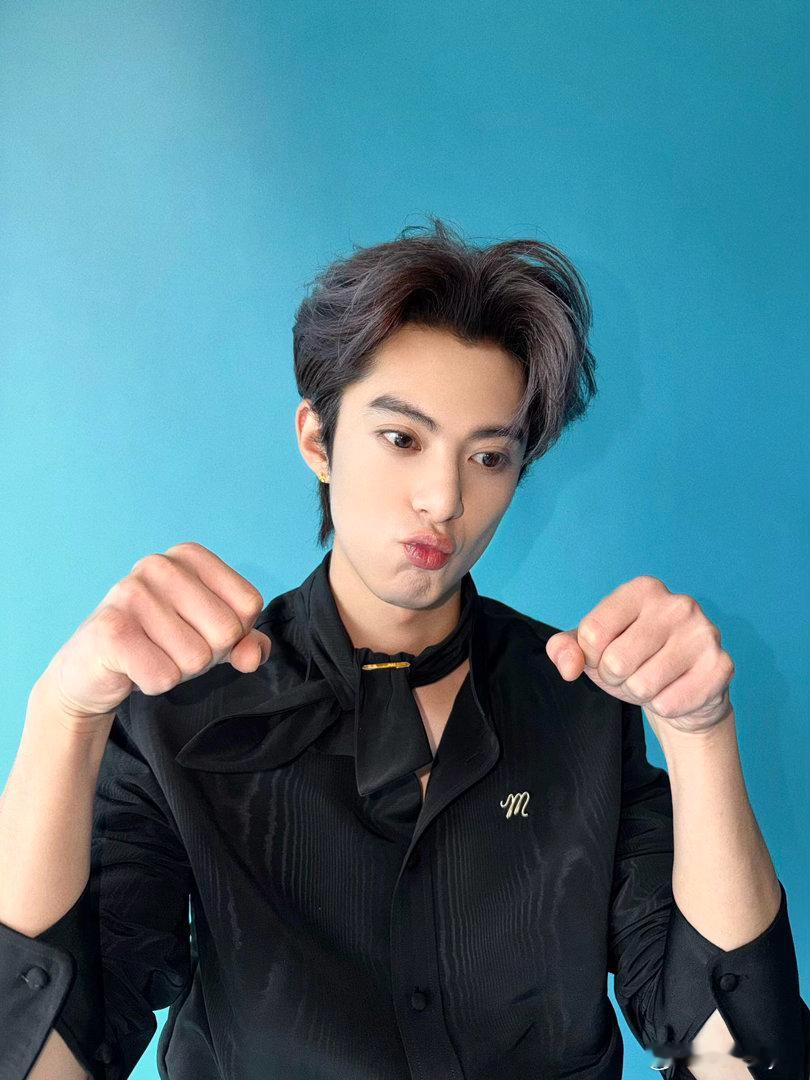 #王鹤棣#bb你是不是知道自己很萌[比心]​