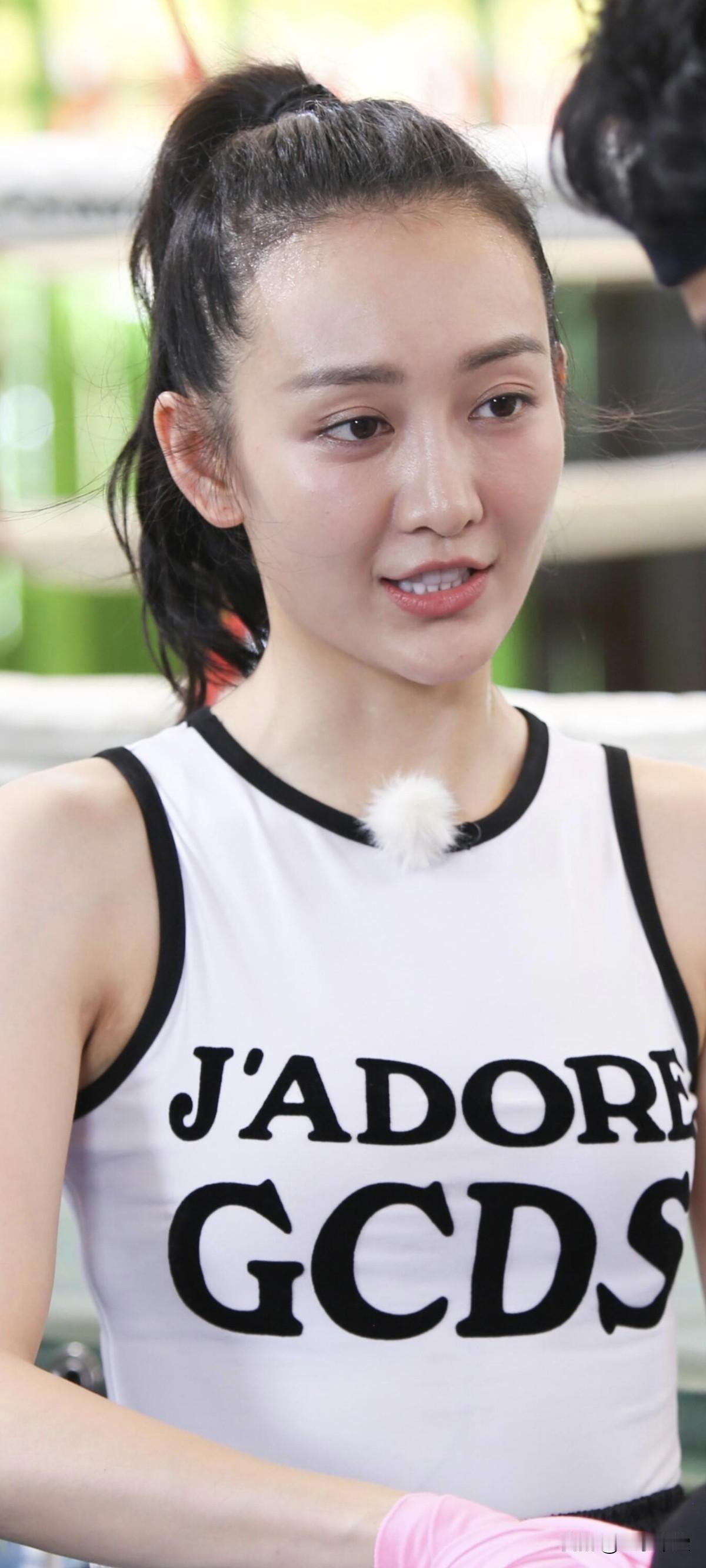 王鸥，香汗淋漓，这运动照记录太有活力了！