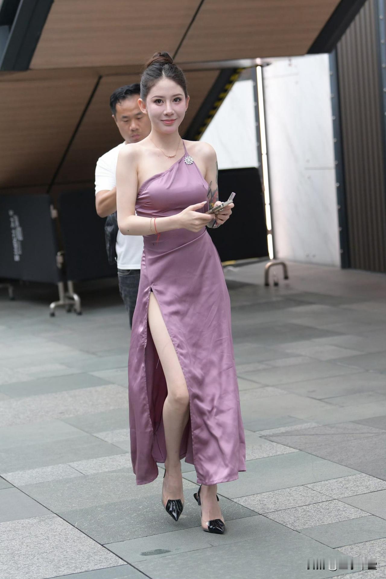 生活不易，但愿你永远保持这份优雅和自信。