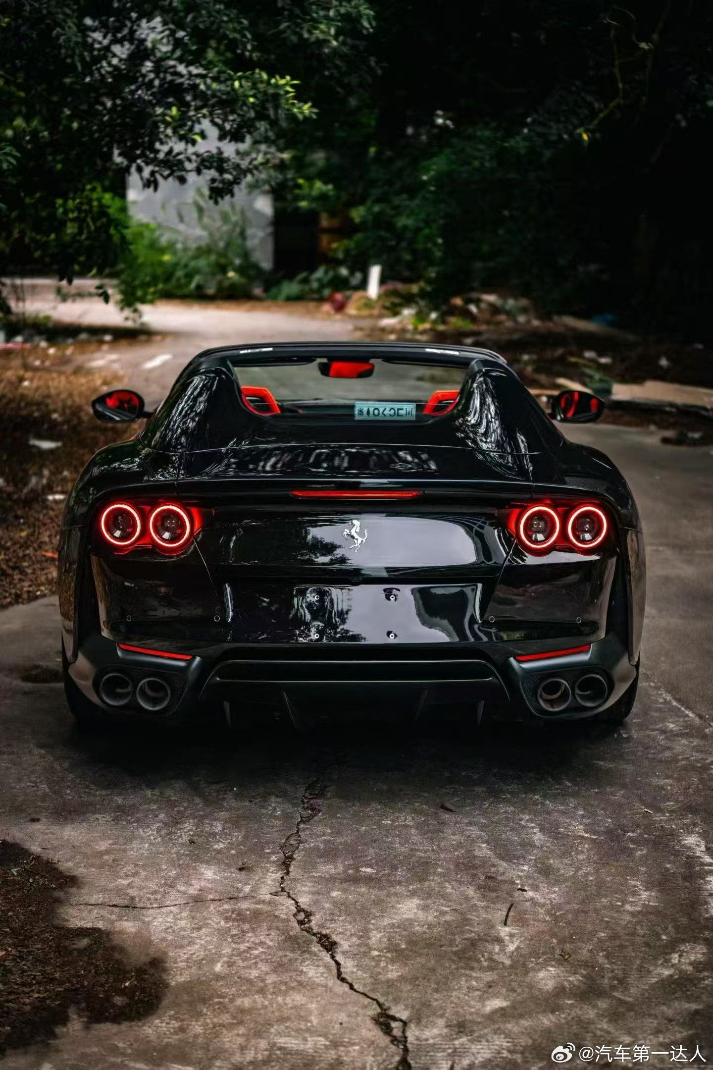 法拉利812GTS，2022年上牌4000公里赛道座椅