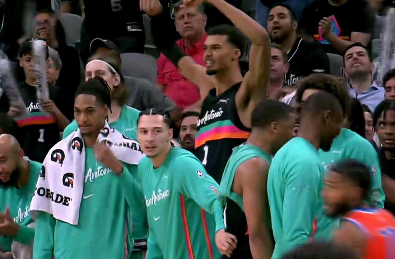 马刺冲冠？双杀卫冕冠军雷霆！！！联盟宿敌真的来了，万万没想到：马刺主场打爆雷