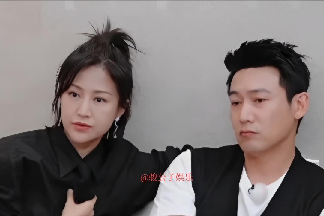 在娱乐圈众多爱情故事中，陆毅与鲍蕾的感情堪称典范。两人携手走过近三十载春秋，而令