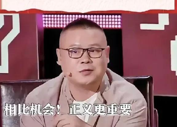 岳云鹏为何因帮女艺人挡酒而被节目组临时换掉？这背后隐藏着怎样的行业潜规则？