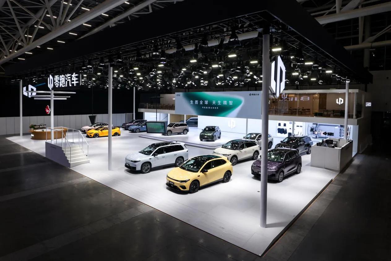 零跑车展又又又发新车了！明年真的能冲击百万年销吗？2025年广州车展在今天正