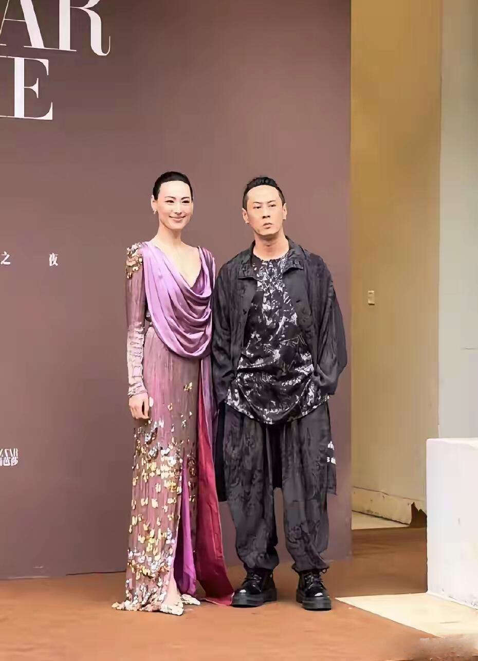 世人总觉得她没能嫁入李家是输家，可十五年过去，她不靠婚姻名分，手握财富、自由、事