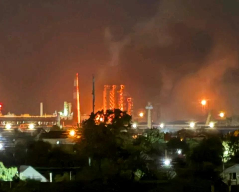 塔斯社报道，当地时间30日，奥廖尔州州长克利奇科夫表示，由于当天凌晨发生的无人机