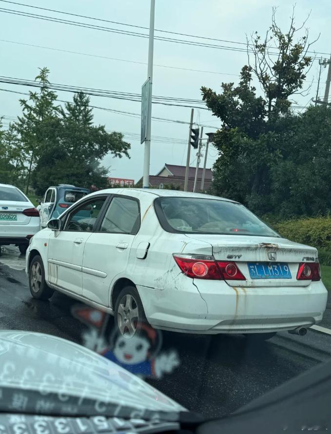 要不咱换换车吧[笑着哭]​​​