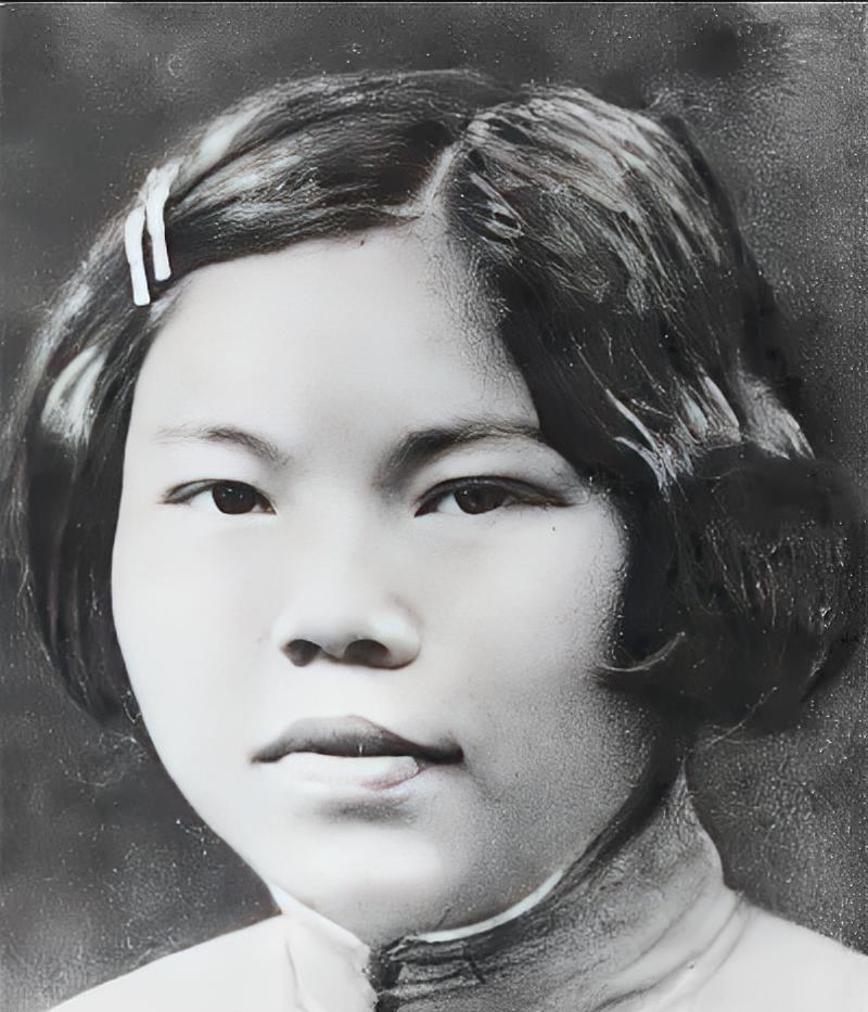 1941年，女烈士在监狱里生下一个女婴，她虚脱的挤不出一滴奶来喂饿得大哭的孩子，
