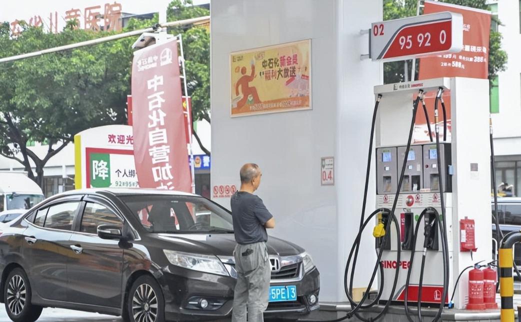 炸裂全网！美国华尔街亲口承认，中国完成了第二次拯救世界经济！2008年我们出钱托