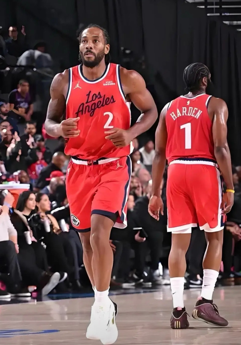 快船这些年真的浪费了卡子的巅峰期！一：卡子明显更喜欢与空间型或者高机动型中锋