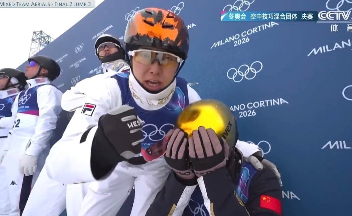 混合团体决赛，比拼的是团队协作和更强大的抗压能力。王心迪第二跳难度略高，对小将李