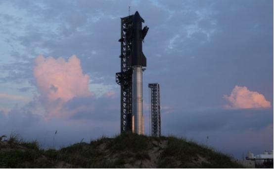 SpaceX周二晚上启动了其巨型超重型星际飞船火箭的第10次试飞，这是一项里程碑
