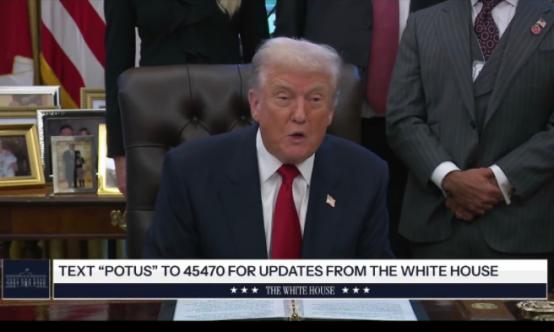 面对记者，特朗普今天（北京时间11月11日）谈论印度：“我们正在与印度达成一项协