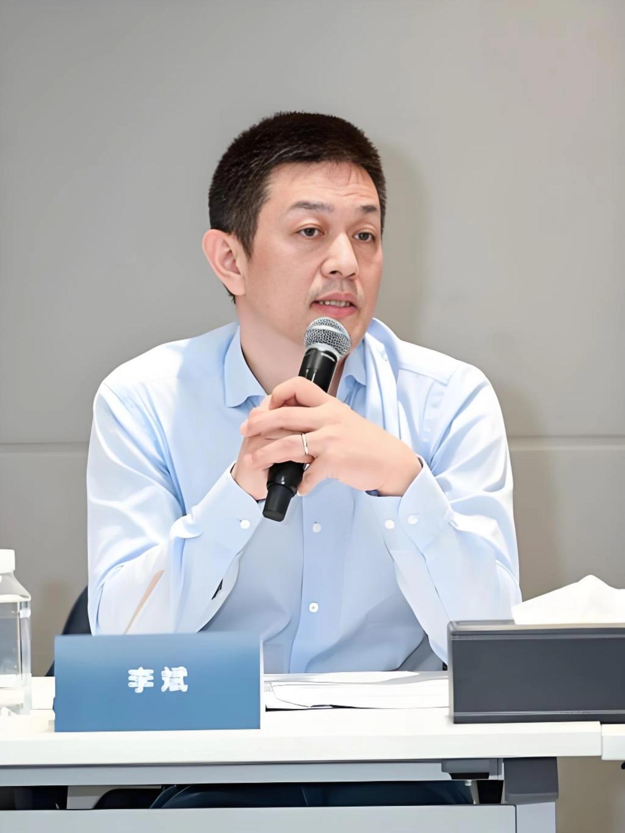 现在最尴尬的就是李斌吧？当年他说特斯拉能干的他全干得了，结果人家新款Road