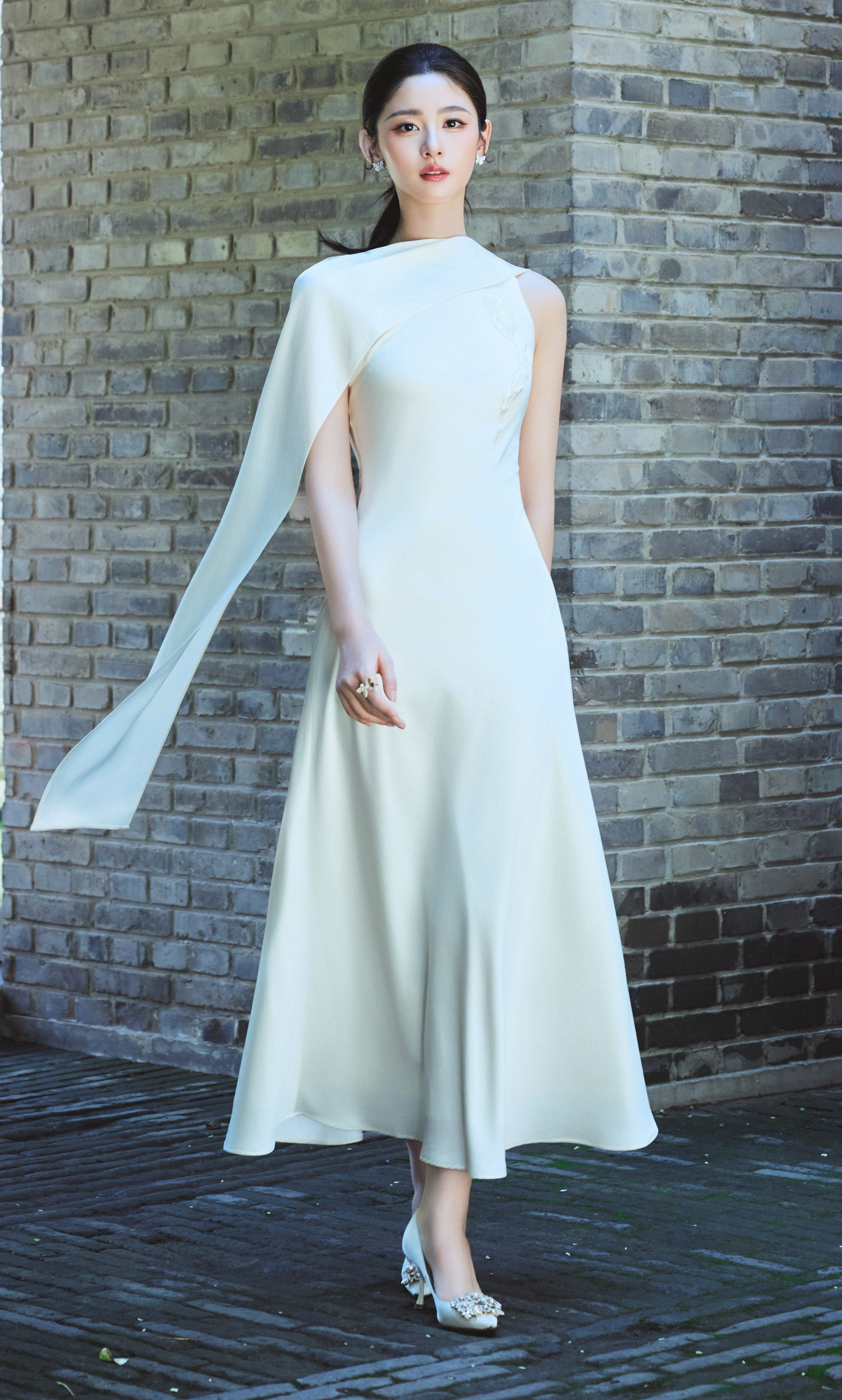 郑业成新剧只能看见赵晴赵晴赵晴的小白高跟