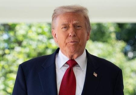 特朗普为什么每次一上台就先搞中国呢？说白了，特朗普为啥每次一坐回白宫那把椅子