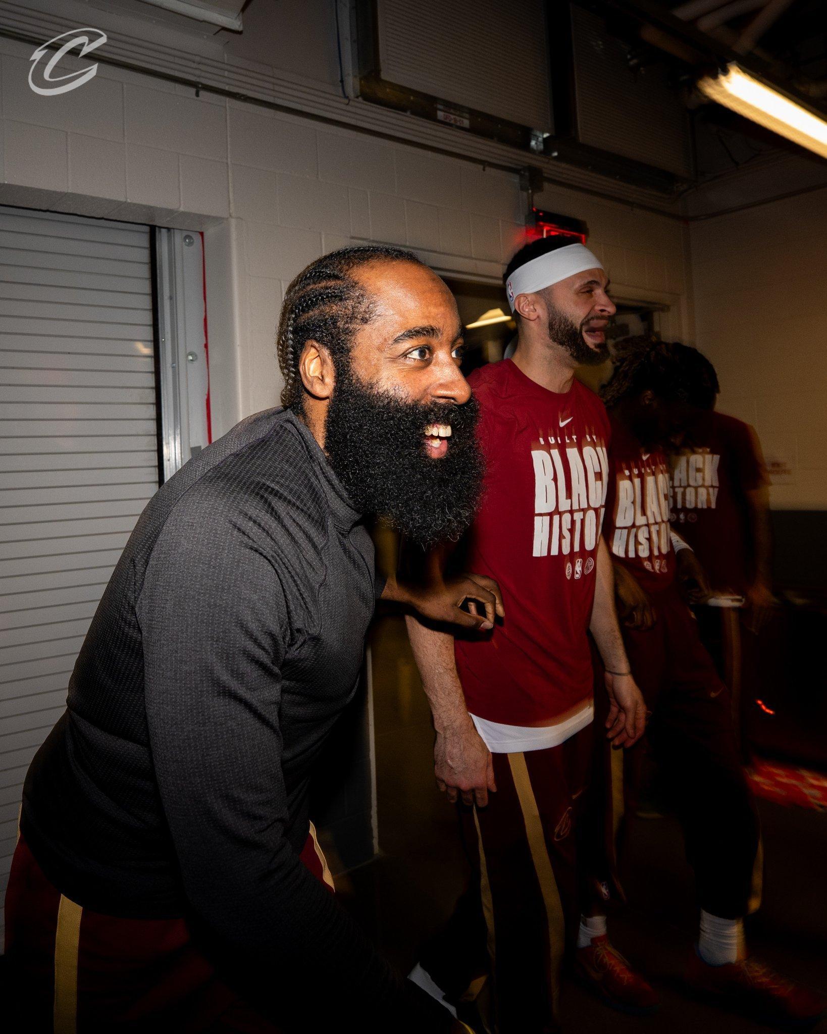 快船记者：詹姆斯·哈登在第四节独得15分，全场拿下23分，帮助骑士队以132-1