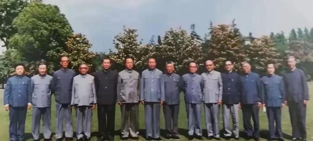 1980年6月1日，华国锋同志抵达上海，在此短暂停留，期间与上海市负责同志会面并